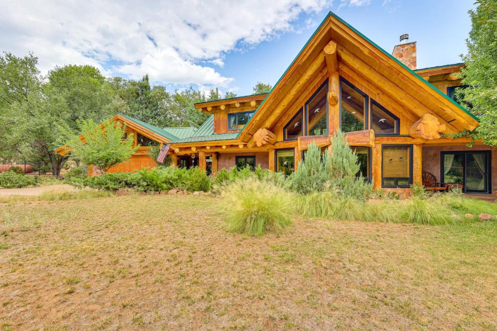 Scenic Payson Cabin! Fireplace and Wraparound Patio
